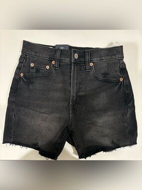 NWT - GAP Women’s Black Jean Shorts
